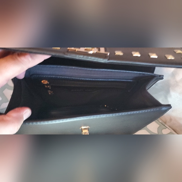 Badgley Mischka Black Vegan Leather Handbag With BM Card Holder. - Picture 10 of 12